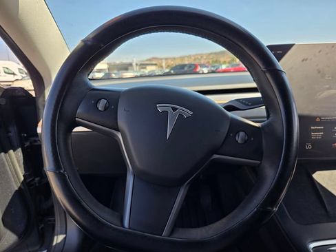 Used 2022 Tesla Model 3 Long Range AWD/4WD image 18
