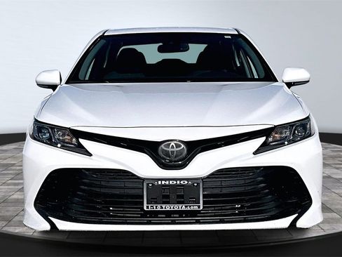 Used 2020 Toyota Camry LE image 4