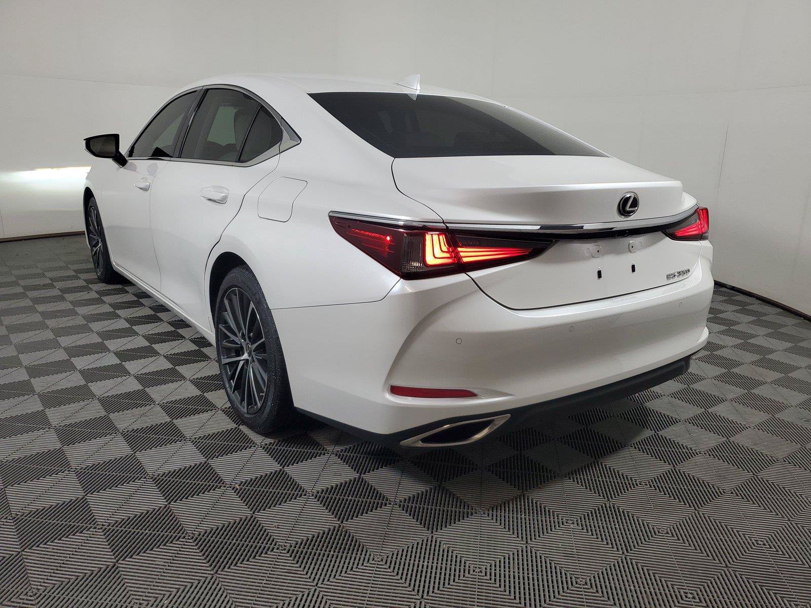 Used 2024 Lexus ES 350 w/ Premium Package FWD image 6