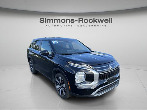 Used 2025 Mitsubishi Outlander SE AWD/4WD image 7