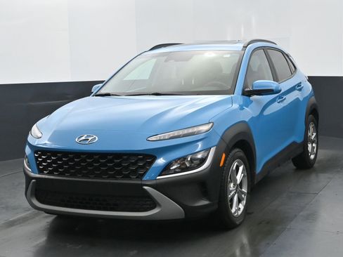 Used 2023 Hyundai Kona SEL w/ Convenience Package image 2