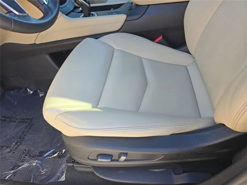 Used 2018 Cadillac XT5 FWD image 18