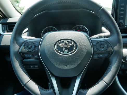 Used 2021 Toyota RAV4 XLE Premium AWD/4WD image 25
