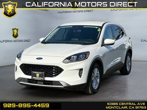 Used 2020 Ford Escape SE image 1