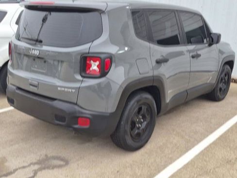 Used 2021 Jeep Renegade Sport FWD image 4