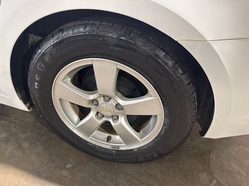 Used 2014 Chevrolet Cruze LT FWD image 14