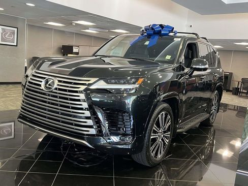 New 2026 Lexus LX 700h Luxury image 3
