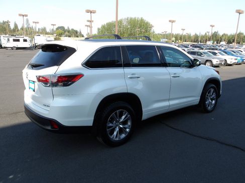 Used 2015 Toyota Highlander XLE AWD/4WD image 5