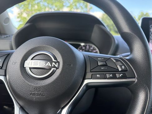 Used 2024 Nissan Sentra SV FWD image 10