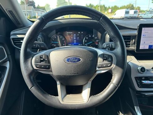 Used 2020 Ford Explorer XLT w/ Equipment Group 202A AWD/4WD image 14