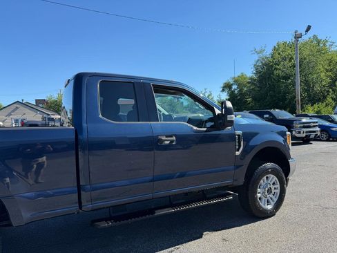 Used 2017 Ford F250 XLT w/ XLT Value Package AWD/4WD image 12