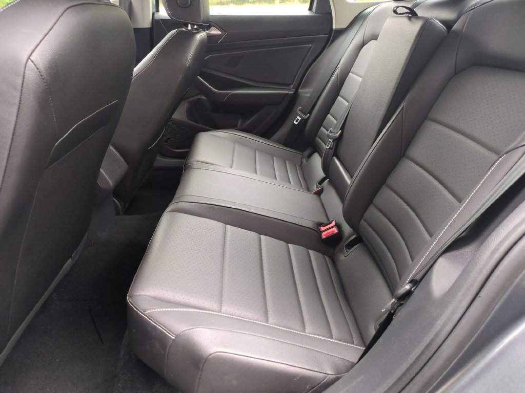 Used 2024 Volkswagen Jetta SE FWD image 28