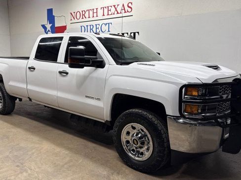 Used 2019 Chevrolet Silverado 2500 W/T AWD/4WD image 3