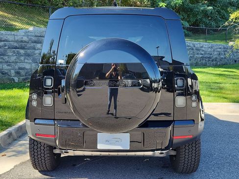 New 2026 Land Rover Defender 110 S image 7