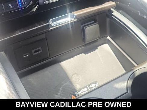 Used 2022 GMC Yukon XL Denali AWD/4WD image 40