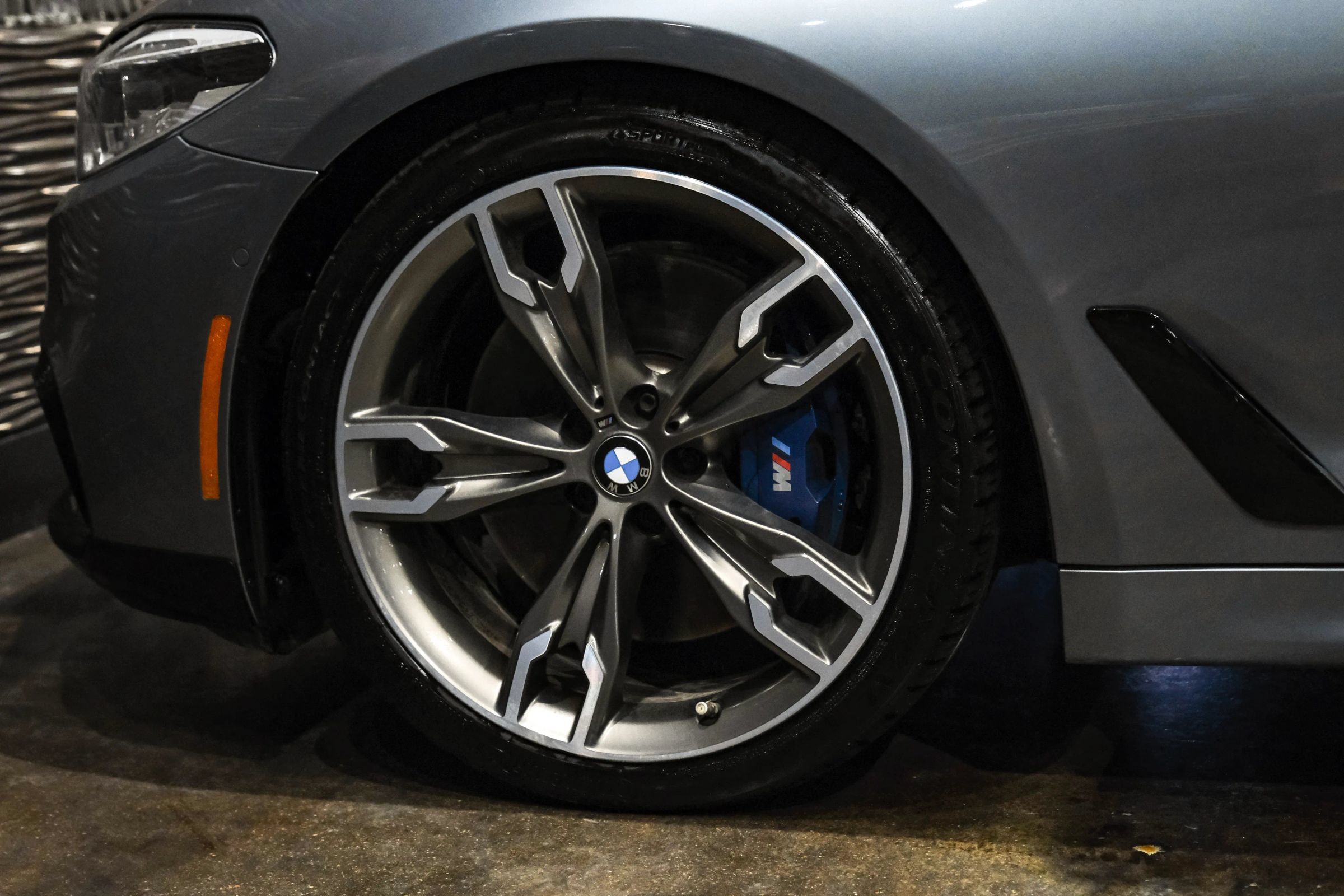 Used 2020 BMW M550i xDrive w/ Executive Package AWD/4WD image 60