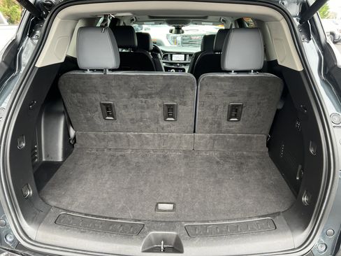 Used 2021 Buick Enclave Premium w/ Sun and Sites Package image 33