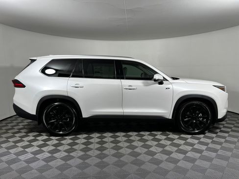 Used 2026 Toyota Grand Highlander FWD image 4