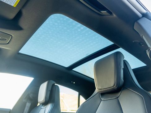 New 2026 Porsche Macan 4 Electric image 17