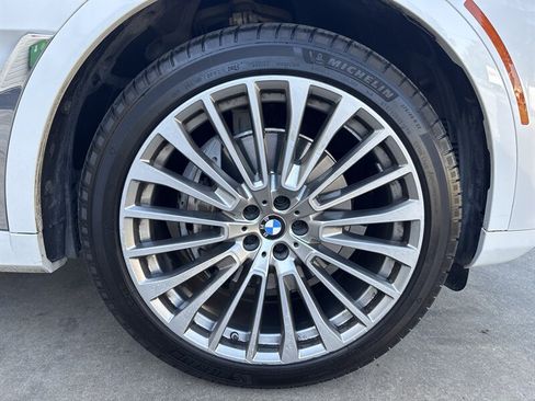Used 2021 BMW X7 xDrive40i w/ Premium Package AWD/4WD image 15