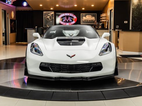 Used 2019 Chevrolet Corvette Z06 RWD image 8