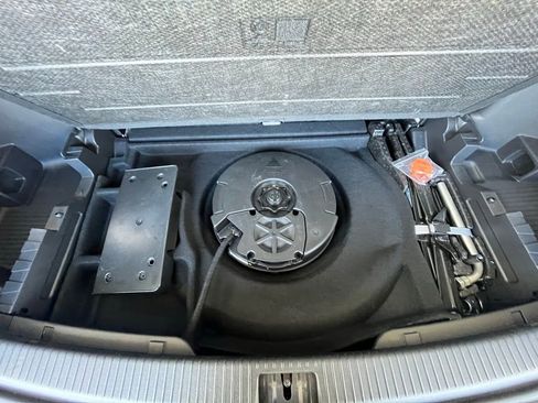 Certified 2025 Volkswagen Atlas SEL Premium R-Line image 30