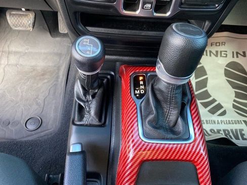 Used 2023 Jeep Gladiator Sport AWD/4WD image 12