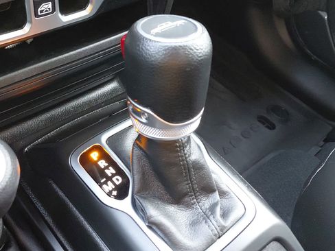 Used 2023 Jeep Gladiator Sport image 31