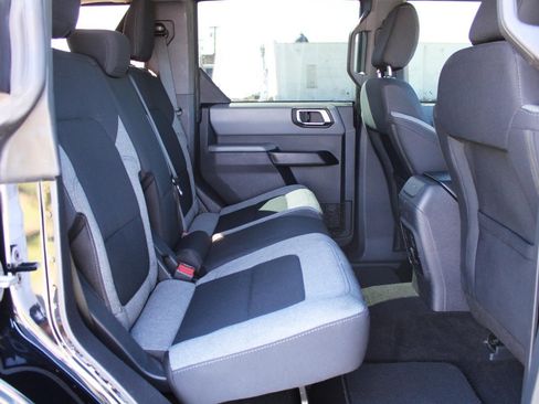 Used 2022 Ford Bronco Big Bend w/ Sasquatch Package image 19