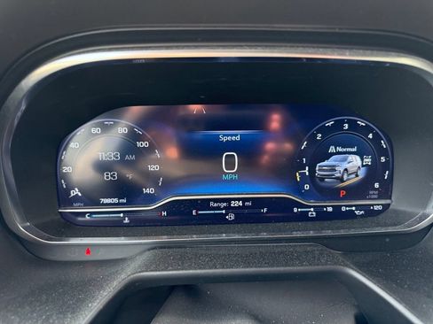 Used 2023 Chevrolet Suburban LT w/ Luxury Package AWD/4WD image 7
