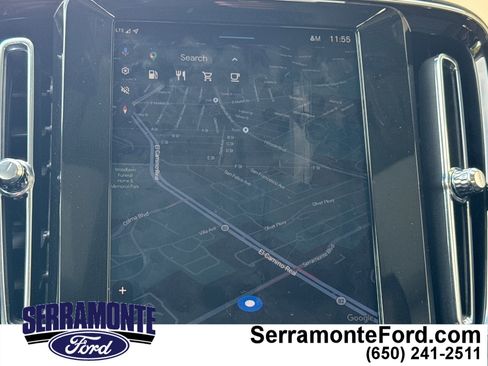 Used 2025 Volvo XC40 B5 Plus image 20