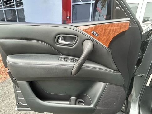 Used 2018 INFINITI QX80 2WD w/ Driver Assistance Package image 18