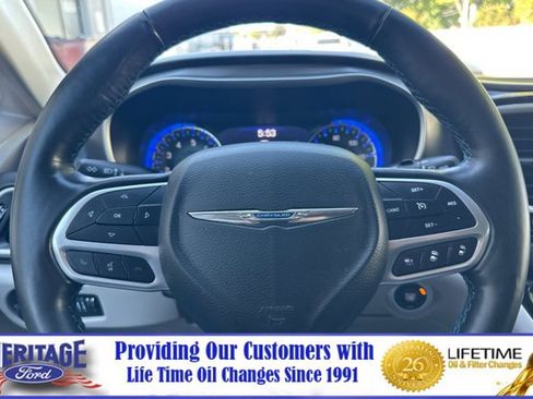 Used 2021 Chrysler Pacifica Touring-L FWD image 24