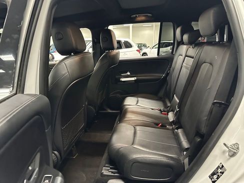 Used 2022 Mercedes-Benz GLB 250 image 25