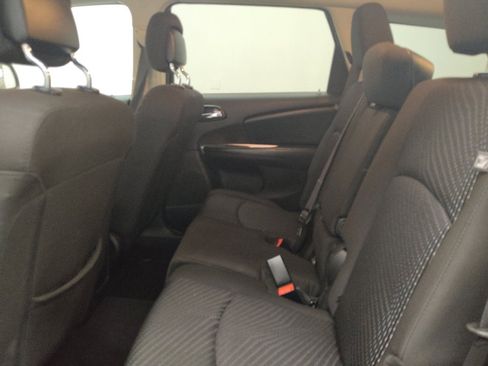 Used 2017 Dodge Journey SE w/ Flexible Seating Group FWD image 18