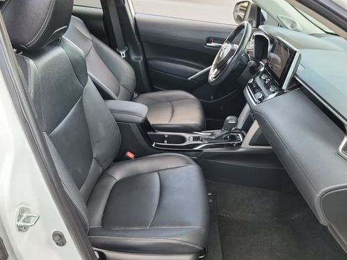 Used 2023 Toyota Corolla Cross XLE w/ Convenience Package image 20