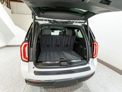 Used 2024 GMC Yukon XL AT4 image 35