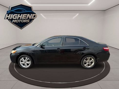 Used 2009 Toyota Camry LE FWD image 3
