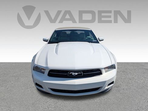Used 2011 Ford Mustang Premium w/ 202A Rapid Spec Order Code image 23