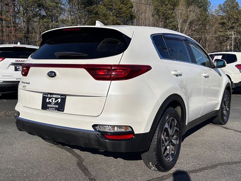 Used 2022 Kia Sportage LX image 3