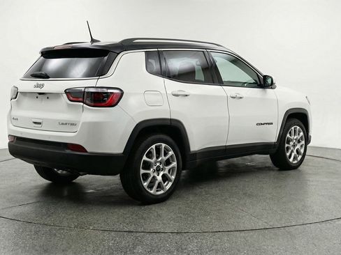 Used 2025 Jeep Compass Limited AWD/4WD image 9