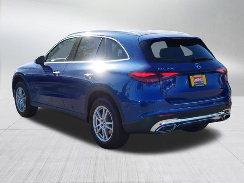 Used 2023 Mercedes-Benz GLC 300 4MATIC image 5