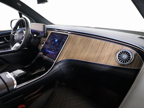 Used 2023 Mercedes-Benz EQE 500 4MATIC SUV w/ Pinnacle Trim Package image 47