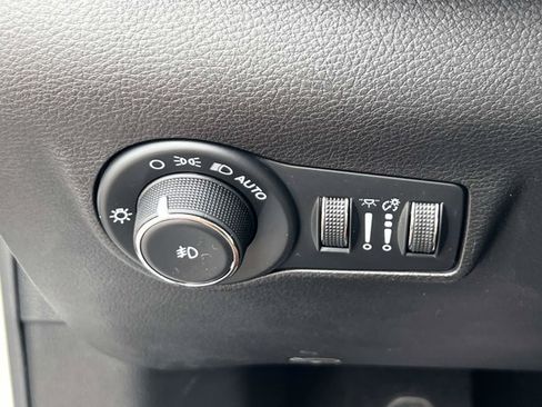 Used 2023 Jeep Compass Limited AWD/4WD image 19
