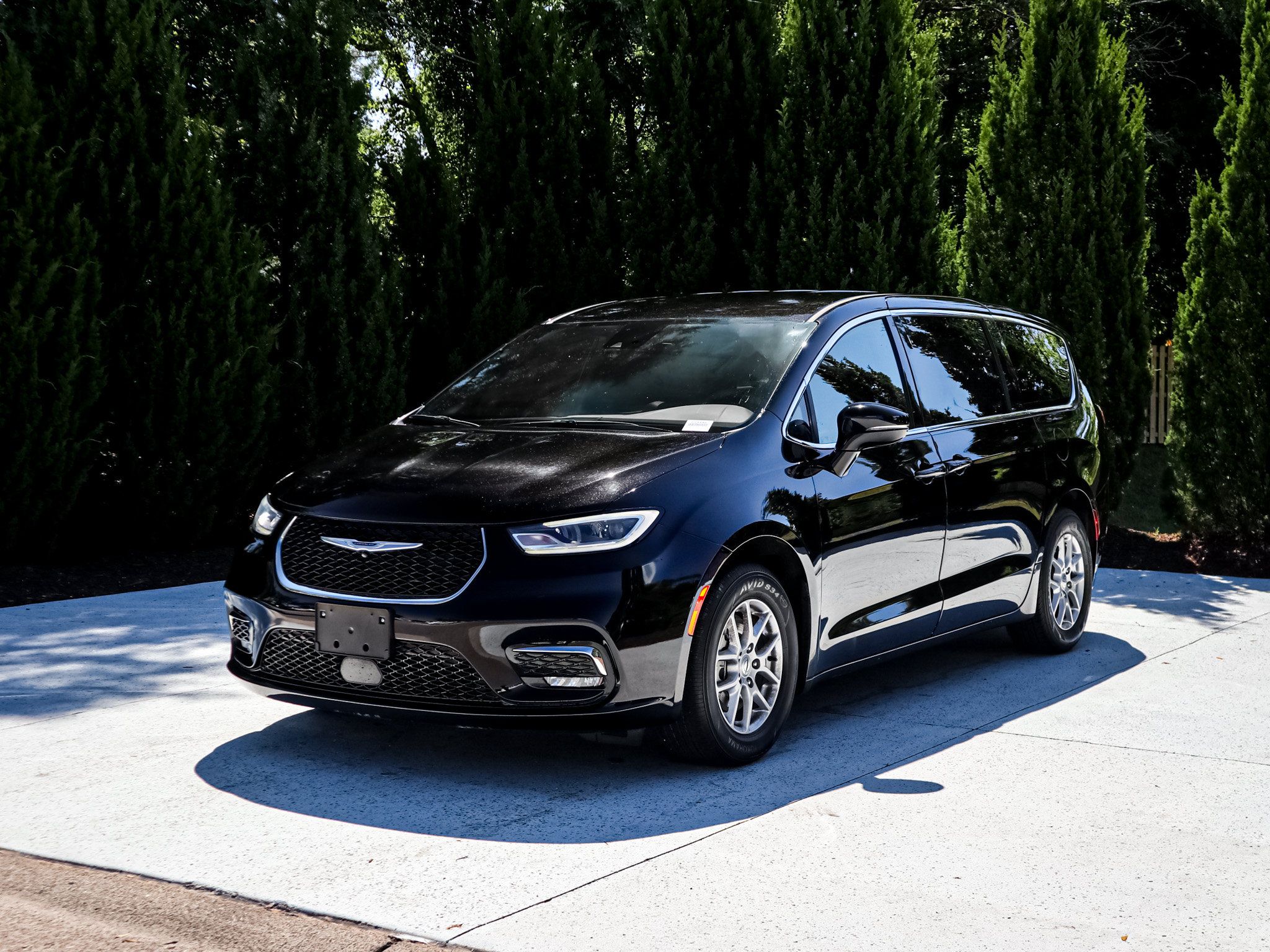 Used 2025 Chrysler Pacifica Select FWD image 5