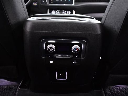 Used 2023 GMC Yukon Denali image 28