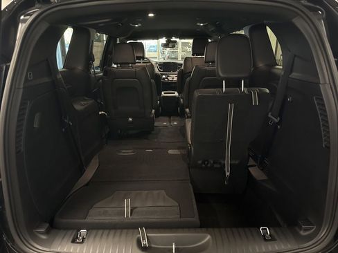 New 2026 Chrysler Pacifica Select w/ S Appearance Package image 31