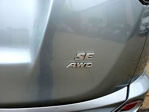 Used 2016 Toyota RAV4 SE image 9