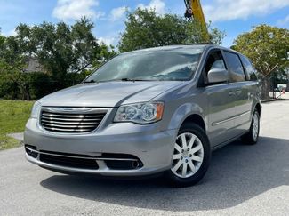 Used 2014 Chrysler Town & Country Touring FWD video 2