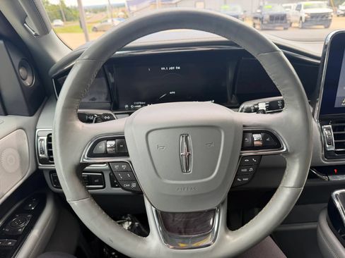 Used 2019 Lincoln Navigator Reserve AWD/4WD image 19